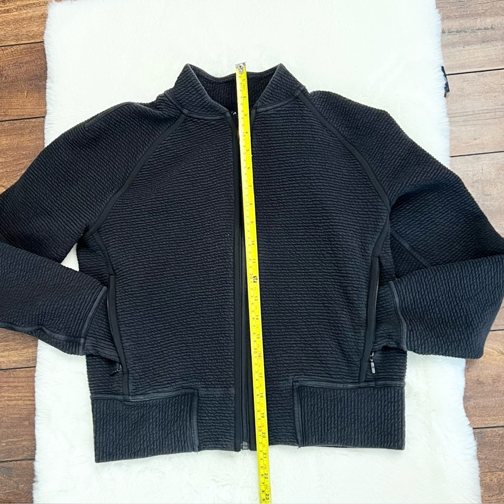 Lululemon On Repeat Bomber Textured Zip Up Jacket Color Black Size 6 - Picture 16 of 16